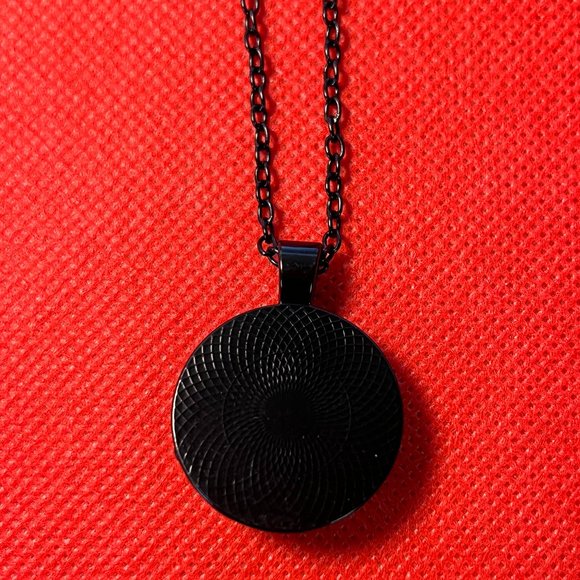 Artist's Paint Palette Black Tone Round Pendant Necklace - Picture 5 of 6
